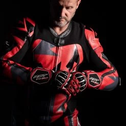 RST Tractech Evo 4 Gloves – Blue/White/Black -Motorcycle Riding Equipment RST TracTech Evo 4 Motorcycle Gloves Red Lifestyle 5 1