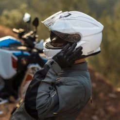 Shoei GT-Air 3 Discipline Helmet – TC2 -Motorcycle Riding Equipment Shoei GT Air 3 Motorcycle Helmet Lifestyle 4