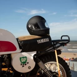 Shoei Glamster 06 Plain Helmet – Off White 16 Shoei Glamster 06 Plain Helmet – Off White -Motorcycle Riding Equipment Shoei Glamster Plain Motorcycle Helmet Lifestyle 4 1