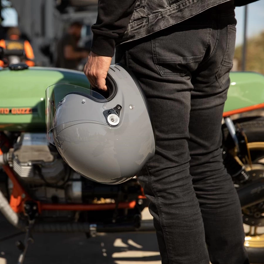 Shoei Glamster 06 Plain Helmet – Off White 7 Shoei Glamster 06 Plain Helmet – Off White - Image 5