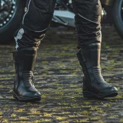 Spada Hurricane 3 Boots – Black -Motorcycle Riding Equipment Spada Hurricane 3 CE Motorcycle Boots Lifestyle 2