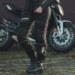 Spada Metro Women’s Trousers – Black -Motorcycle Riding Equipment Spada Metro CE Ladies Motorcycle Trousers Lifestyle 1
