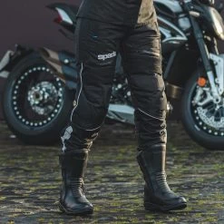 Spada Metro Women’s Trousers – Black -Motorcycle Riding Equipment Spada Metro CE Ladies Motorcycle Trousers Lifestyle 2