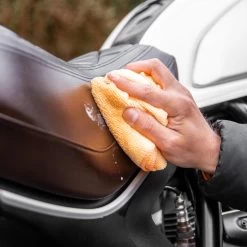 Tru-Tension Leather Cleaner 400 Ml -Motorcycle Riding Equipment Tru Tension Leather Motorcycle Protect 400 ml TRU030 Lifestyle 2