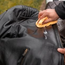 Tru-Tension Leather Cleaner 400 Ml -Motorcycle Riding Equipment Tru Tension Leather Motorcycle Protect 400 ml TRU030 Lifestyle 4