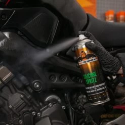 Tru-Tension Silicone Spritz Spray 500 Ml -Motorcycle Riding Equipment Tru Tension Silicone Spritz Motorcycle Spray 500 ml TRU029 Lifestyle 3