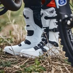 Wulfsport Trackstar Boots 41 Wulfsport Trackstar Boots -Motorcycle Riding Equipment Wulfsport Trackstar Off Road Motorcycle Boots White Lifestyle 2
